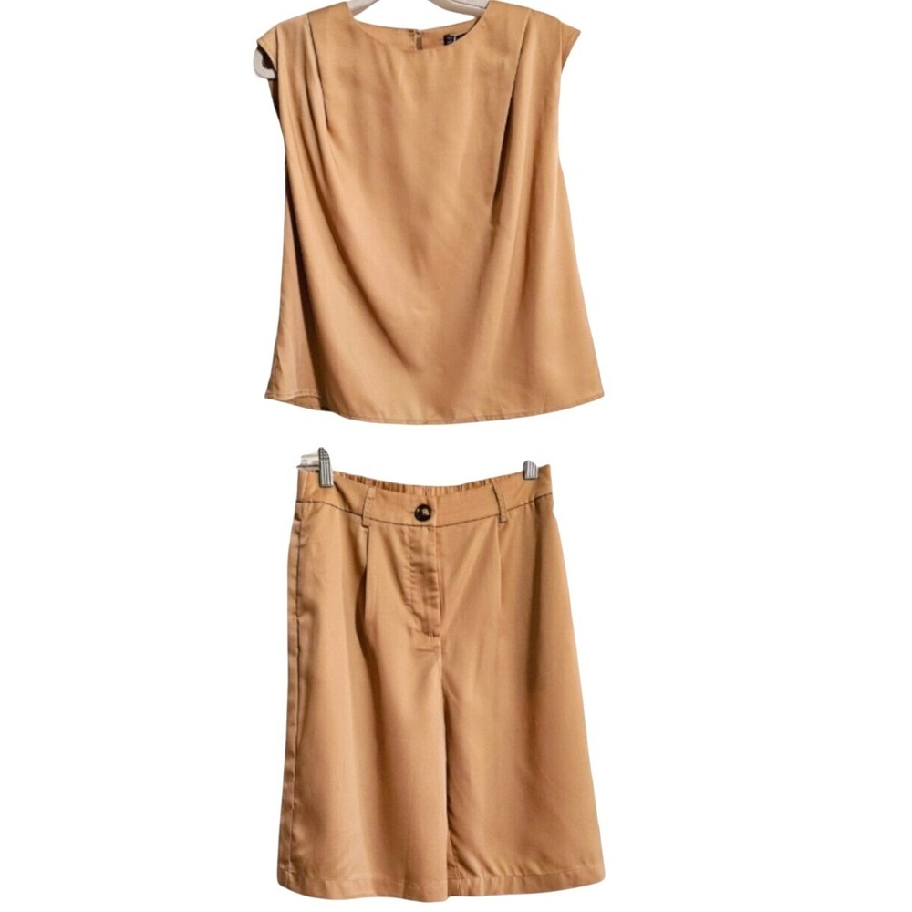 Sollinary blouse and short‎ set size Small Bermuda length New Tan